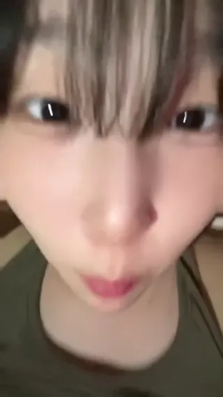 본드 흡입이 의심되는 또라이 초희 - 국산야동 한국야동