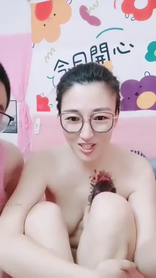 6살 난 매혹적인 영어선생님: 아아아아 아빠가 나한테 쏴줘, 오오오 나 시원해 죽겠어, 아빠가 아직 탄약이 …