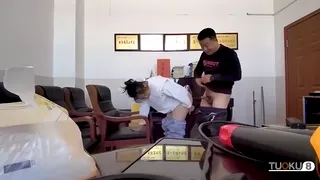 두 선생님 회의실에서 몰래 몰래 카메라를 잠그지 않아 진실한 기록이 인터넷에 폭로되었다