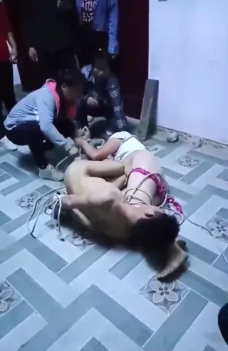 호텔 에서 밀정 을 하다가 잡혔다