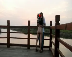 야노커플 저수지에서 뒤치기 - 국산야동 실시간 국산야동