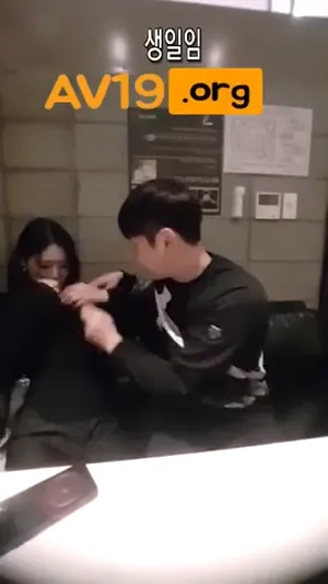 카이 단발녀 술집에서 게스트 물빨 - 실시간 국산야동 인기 한국야동