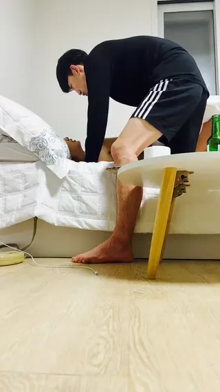 블랙넛 닮은 남자친구와 애정행각 벌이다가 영정당한 팝콘 bj - 실시간 국산야동 한국야동