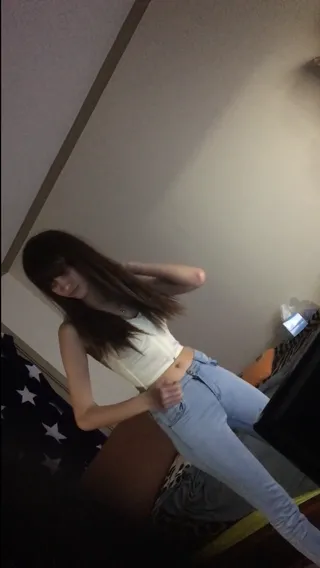 얼굴은 이쁜데 서비스가 개판이라 열받아서 찍은 러시아 출장녀 - 국산야동 실시간 국산야동