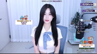 습관적으로 브라 훌러덩 벗어 버리는 태희 - 한국야동 실시간 국산야동