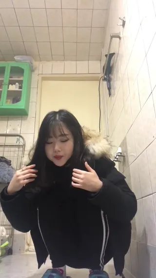 양아치 일진녀의 가래플과 발바닥쇼 - 인기 한국야동 한국야동